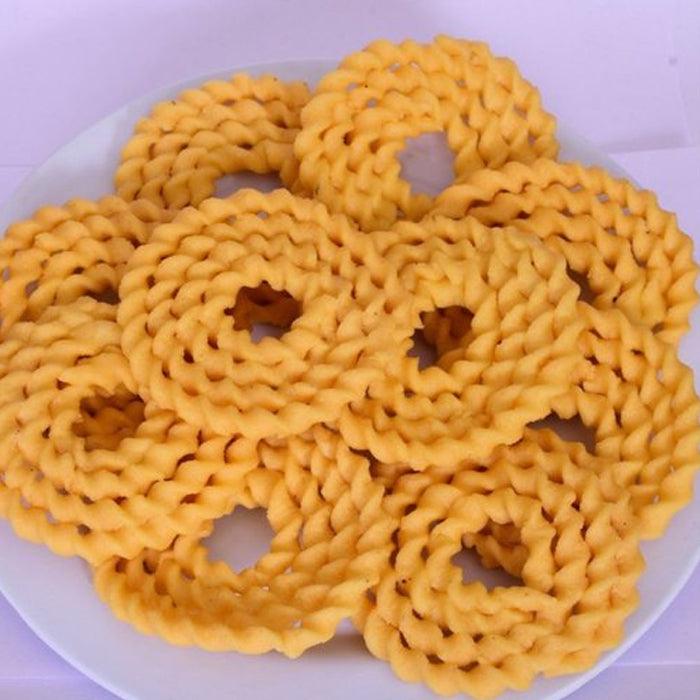 a close up of a plate of macaroni and cheese 